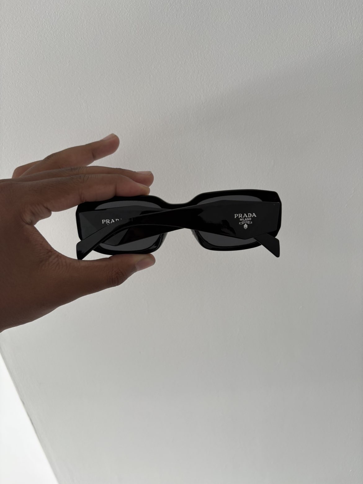 Client L’Optique Royale – lunettes de soleil noires