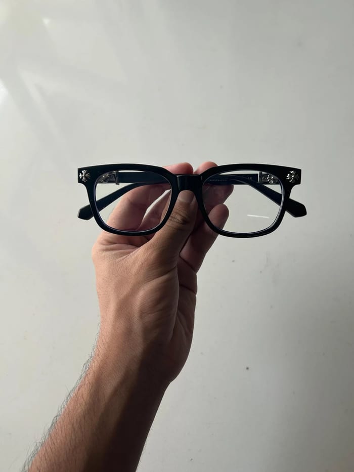 Cliente L’Optique Royale – monture optique noire