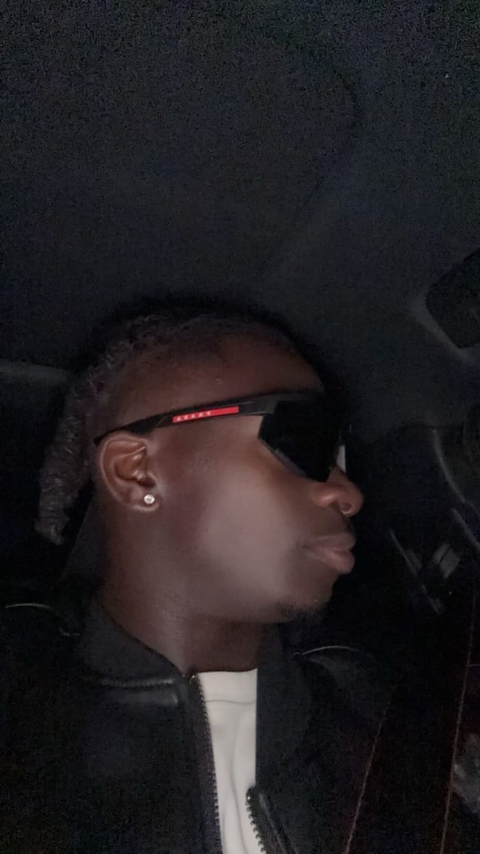 Client L’Optique Royale – lunettes de soleil noires portées de nuit